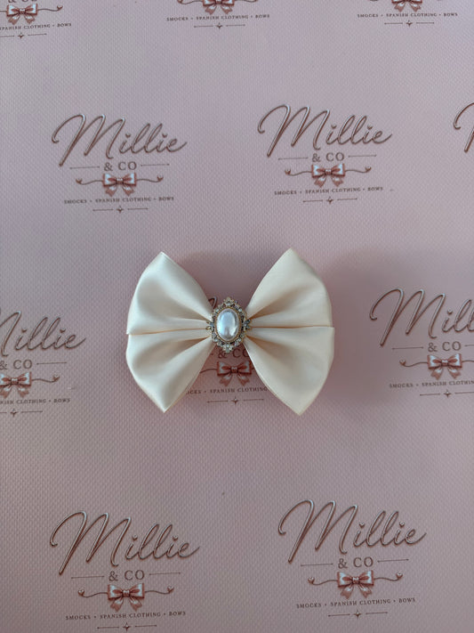 Cream Classic Big Clip